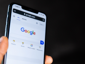 Google Is Trying to Win Over iPhone Users With an Innovative Transition iOS App